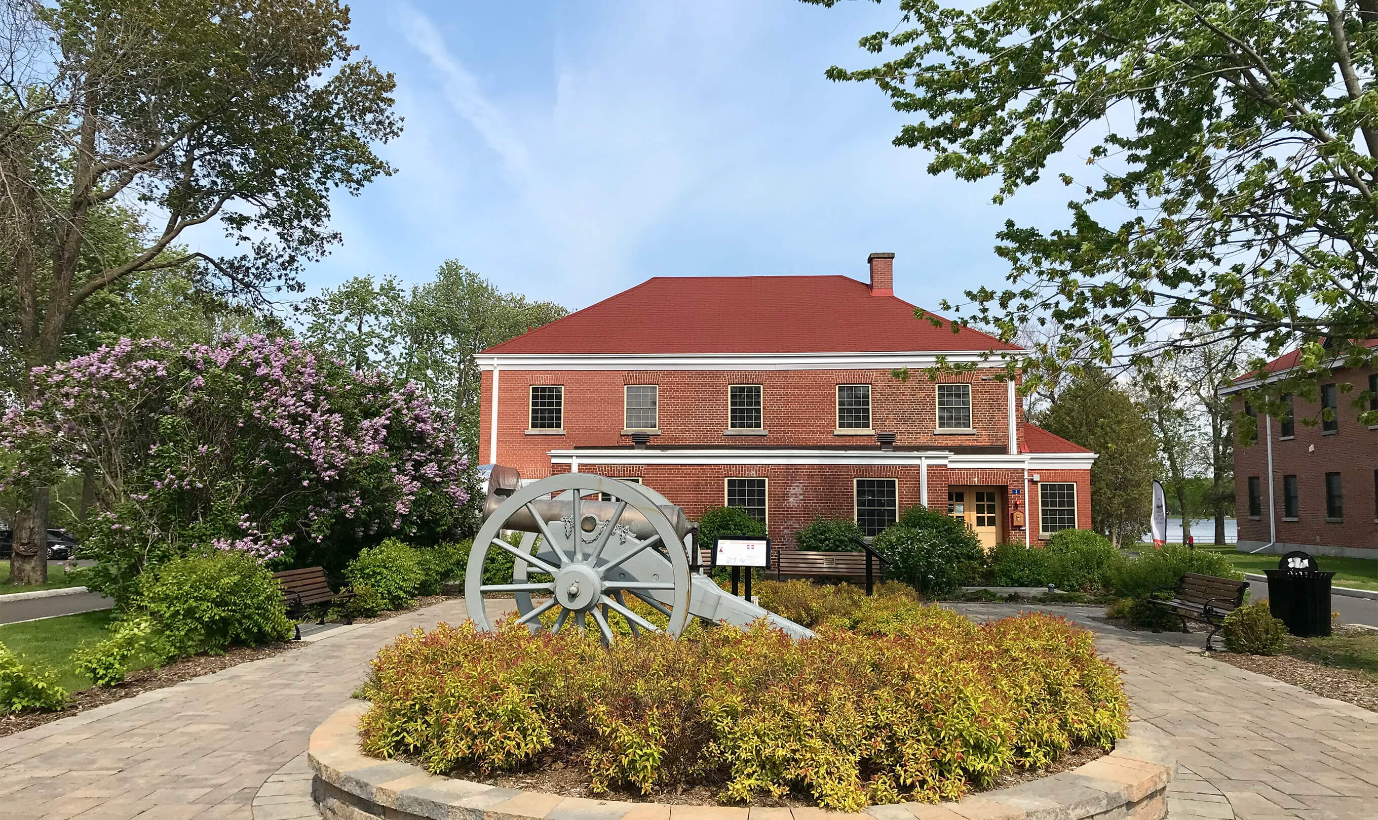 Place du Musée du Fort Saint-Jean –