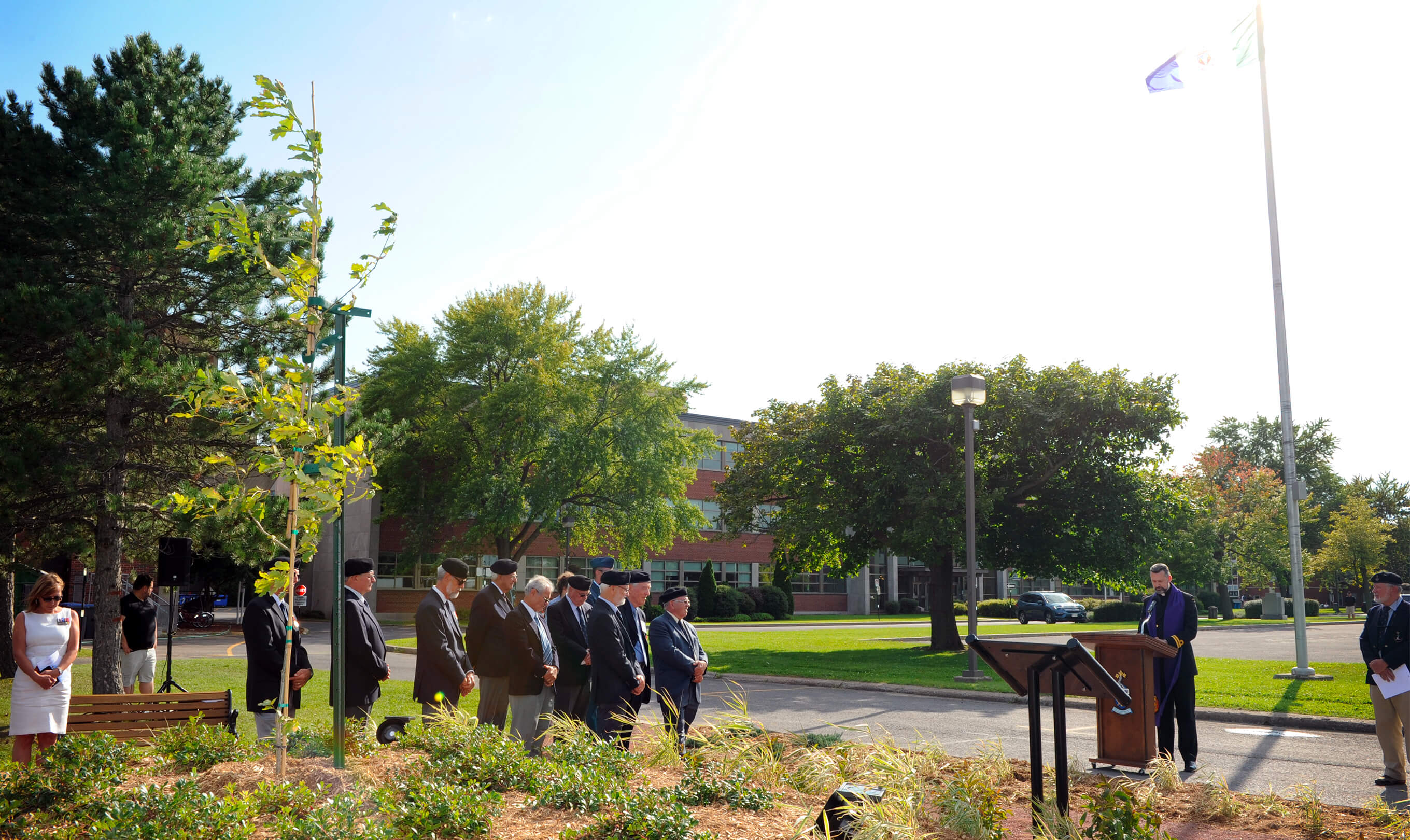 Un chêne de Vimy planté au CMR Saint-Jean –