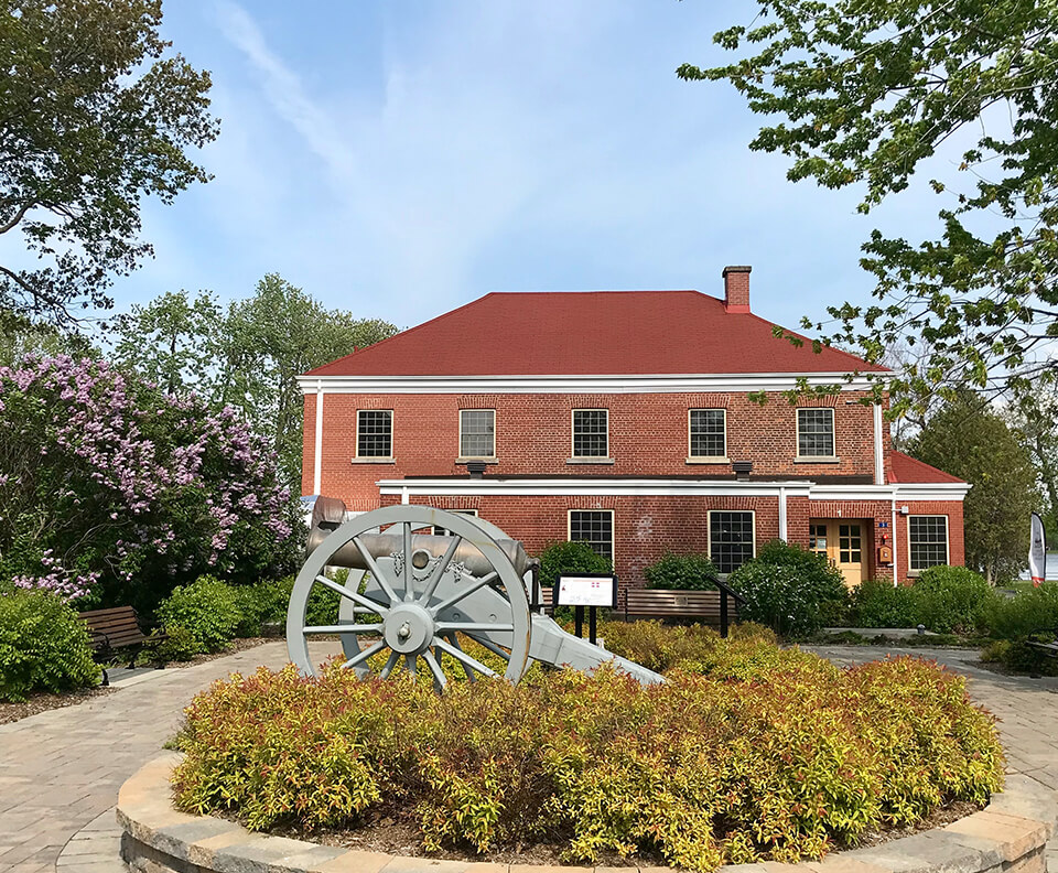 Place du Musée du Fort Saint-Jean