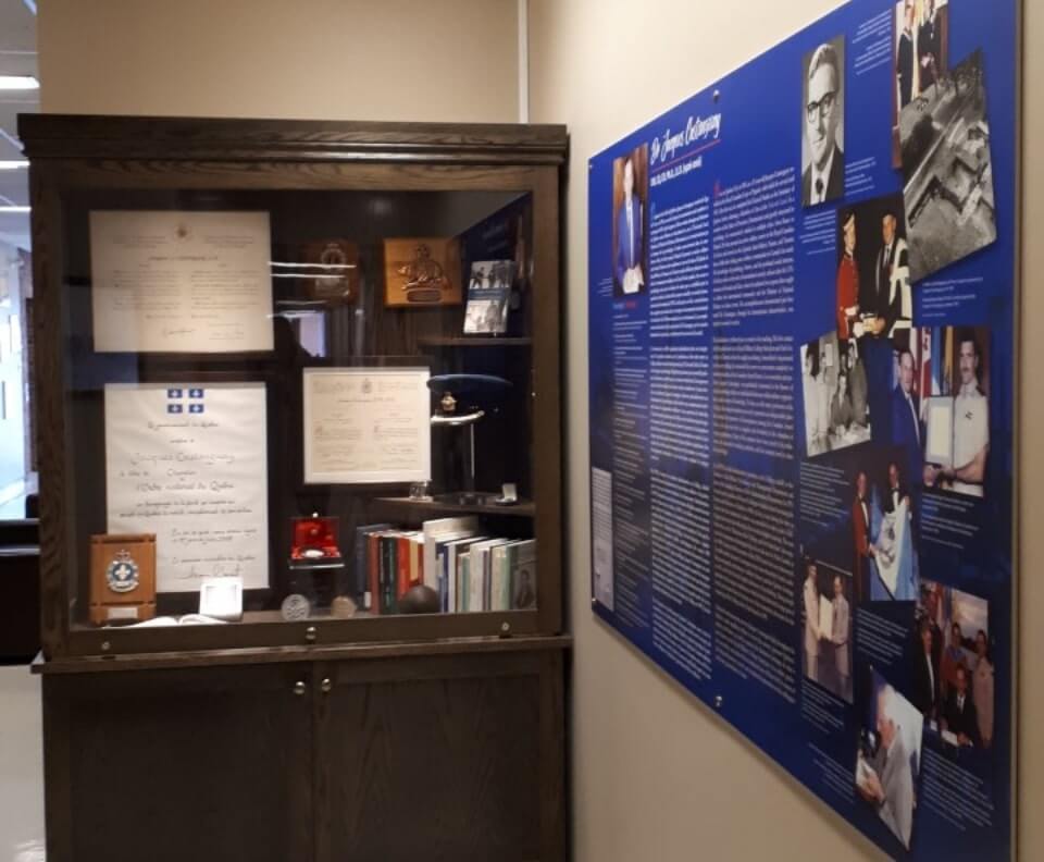 Présentoir honorant le Dr Jacques Castonguay